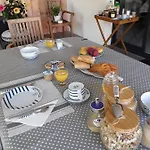 D'hotes Les Iris A Sur Le Bassin D'arcachon Bed and Breakfast Mios