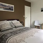 D'hotes Les Iris A Sur Le Bassin D'arcachon B&B