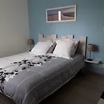 D'hotes Les Iris A Sur Le Bassin D'arcachon Bed and Breakfast 4*