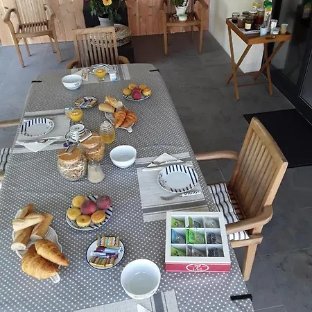 D'hôtes Les Iris à Sur Le Bassin D'arcachon Alojamento de Acomodação e Pequeno-almoço 4*