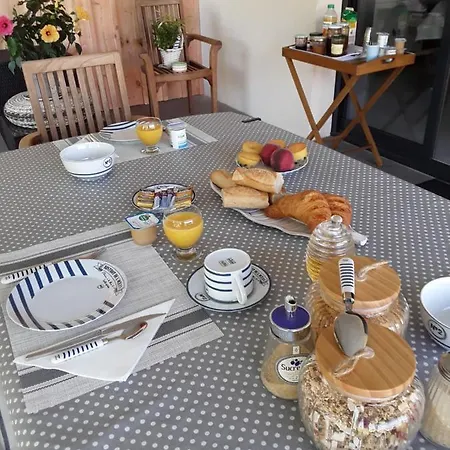 D'hôtes Les Iris à Sur Le Bassin D'arcachon Alojamento de Acomodação e Pequeno-almoço Mios