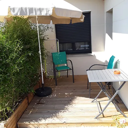 D'hotes Les Iris A Sur Le Bassin D'arcachon Bed & Breakfast 4*