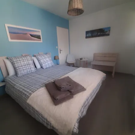 D'hotes Les Iris A Sur Le Bassin D'arcachon 住宿加早餐酒店 4*