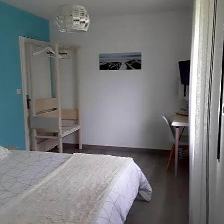 D'hôtes Les Iris à Sur Le Bassin D'arcachon Alojamento de Acomodação e Pequeno-almoço 4*