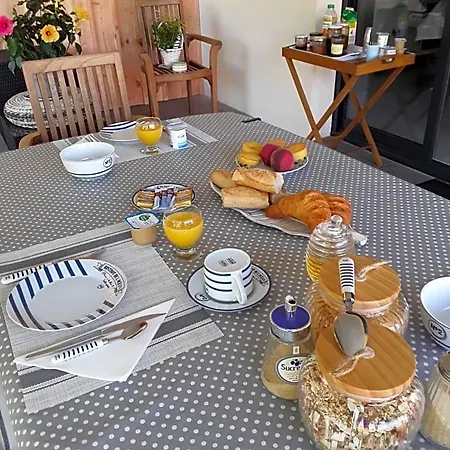 Alojamento de Acomodação e Pequeno-almoço D'hôtes Les Iris à Sur Le Bassin D'arcachon 4*