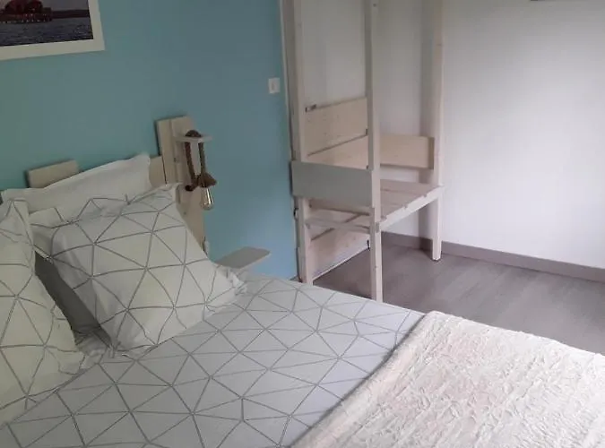 D'hotes Les Iris A Sur Le Bassin D'arcachon فندق مبيت وإفطار 4*