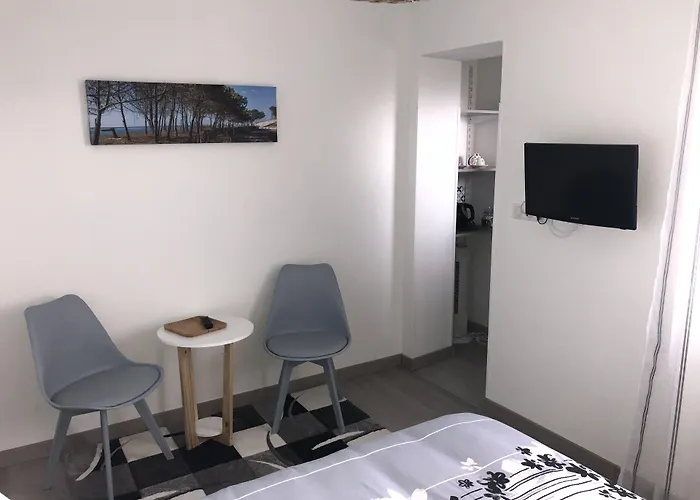 D'hotes Les Iris A Sur Le Bassin D'arcachon فندق مبيت وإفطار 4*